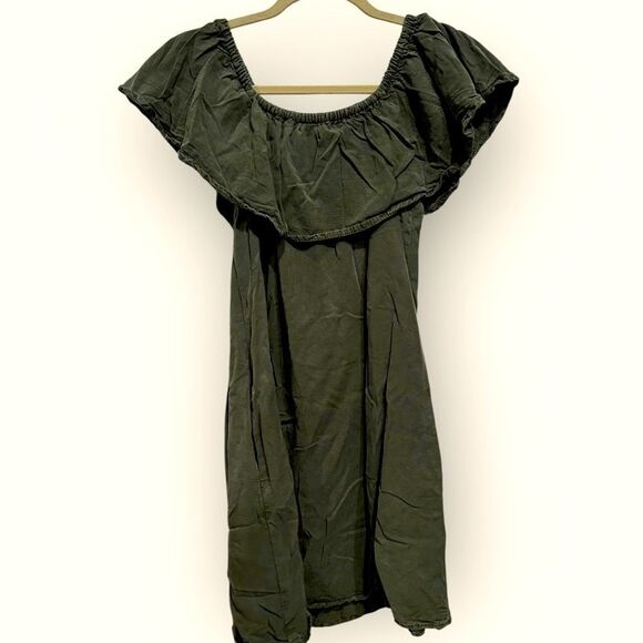 Topshop Dresses & Skirts - Topshop Dark Green Ruffle Mini Dress size 6